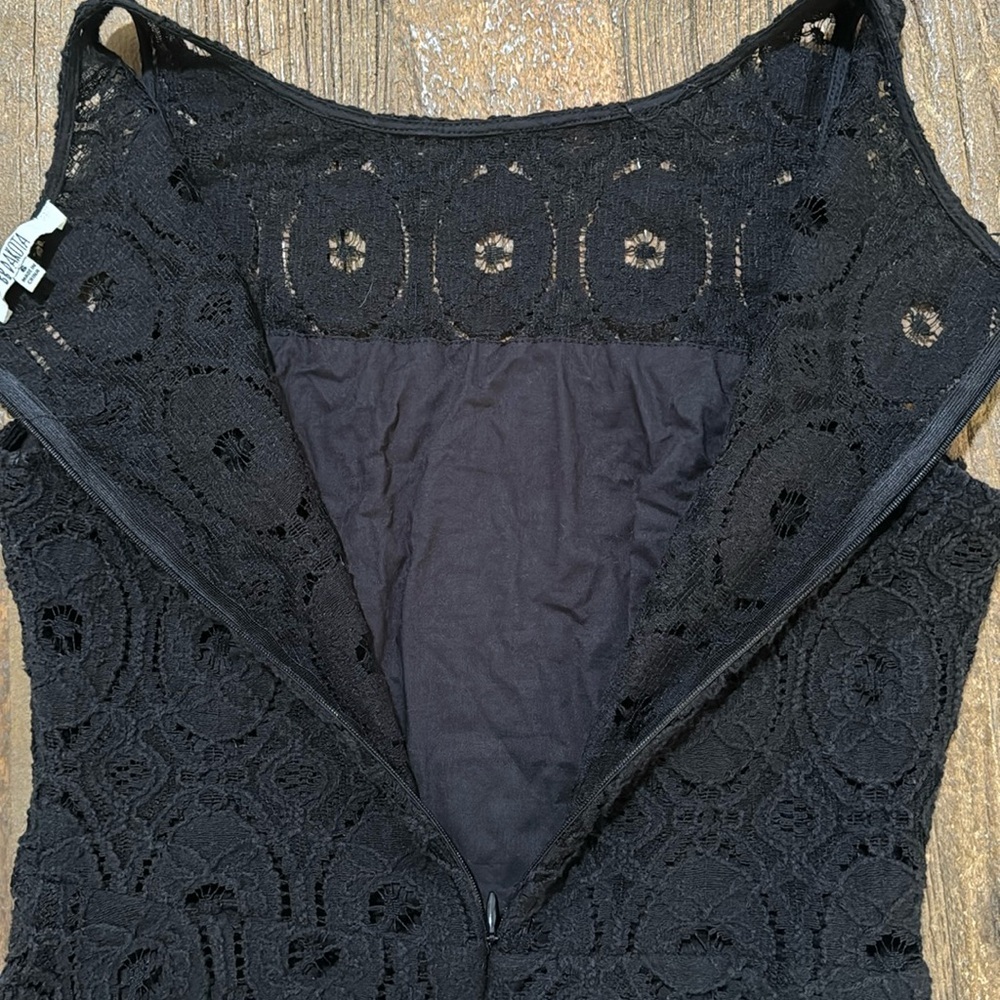 BB‎ Dakota Black Lace Sleeveless Dress - Picture 10 of 16